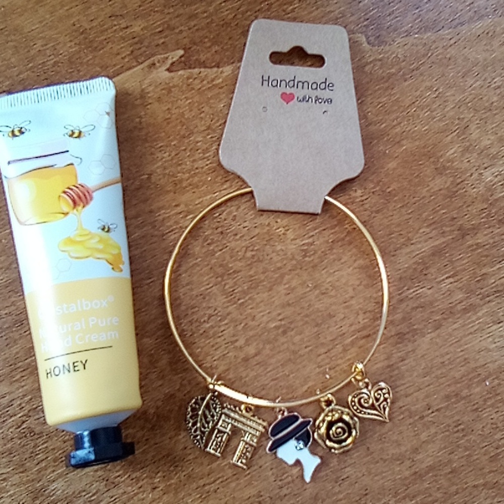 NWT! Classy charm braclet and lotion great quality